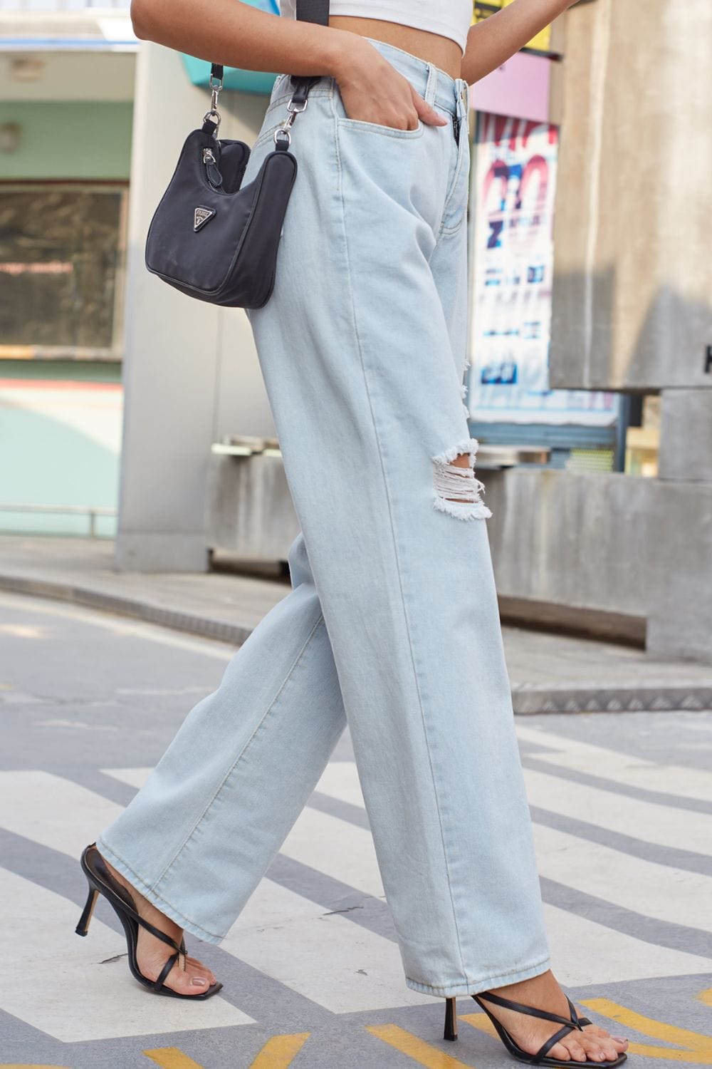 Distressed Straight Leg Jeans with Pockets