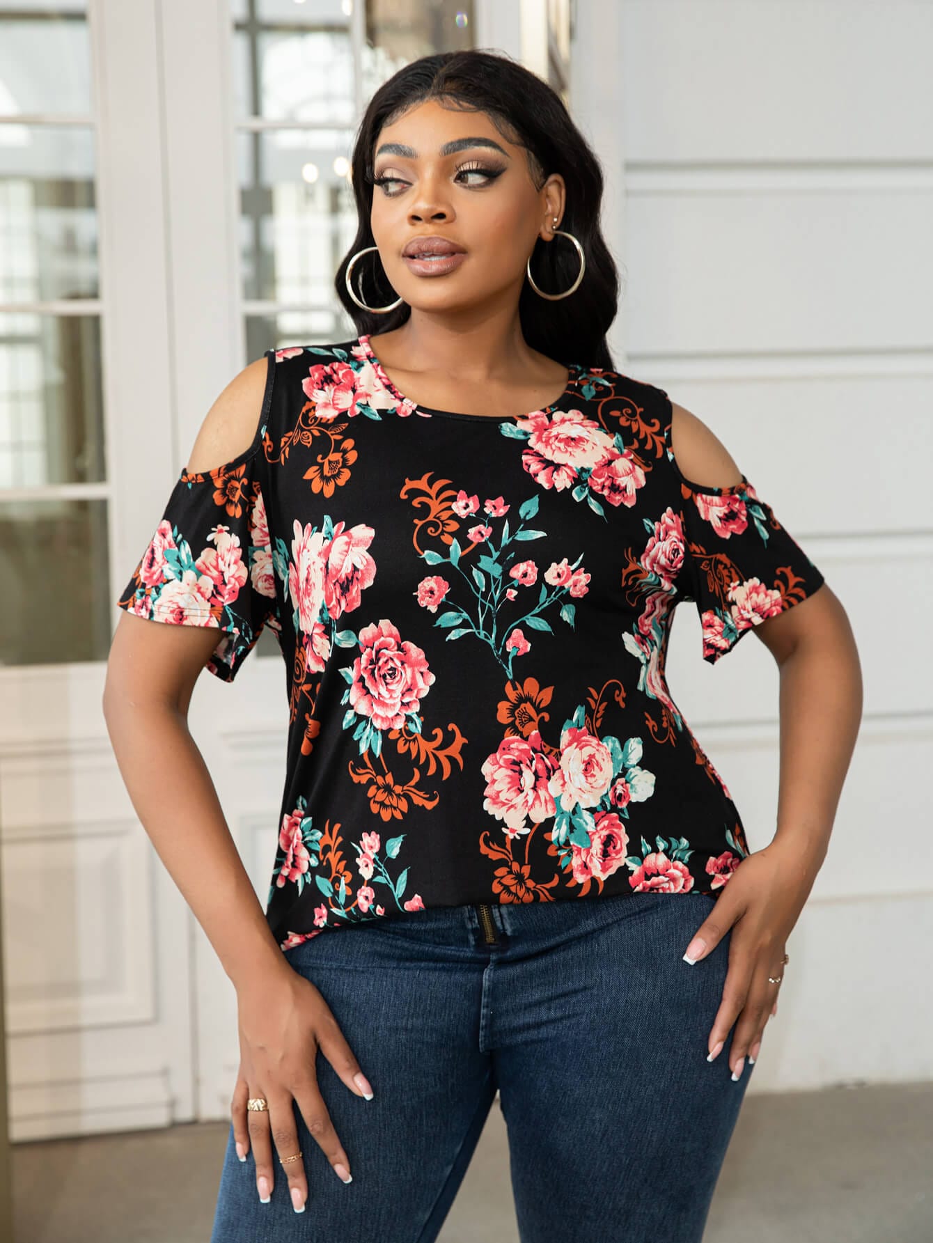 Plus Size Cold-Shoulder Round Neck Curved Hem Tee